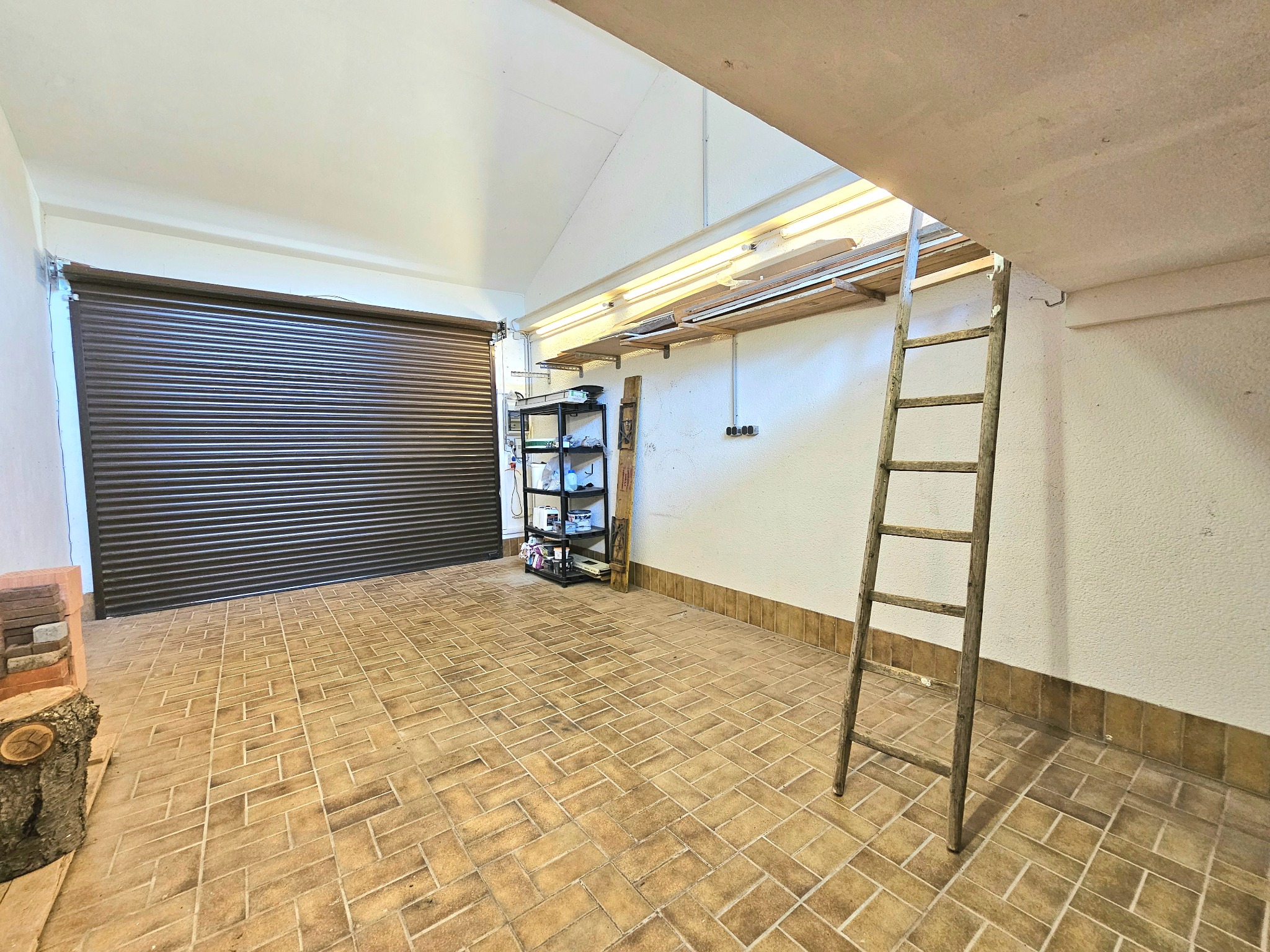 Garage und Nutzfläche